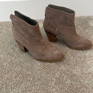 Nine West suede tan booties